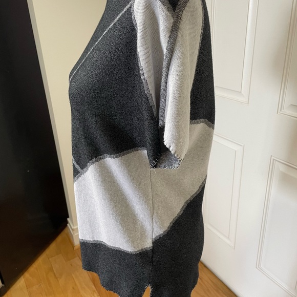 Piece of Cloth Short Sleeve Sweater - Picture 5 of 11